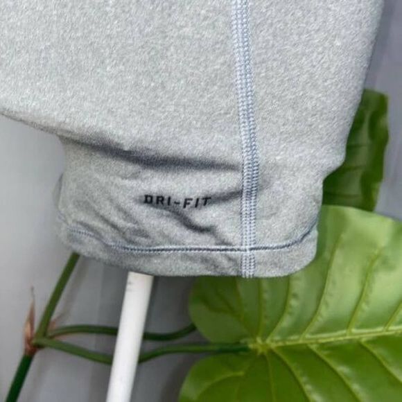 NEW Women's 2XL NIKE PRO Core Running Tank Top Shirt Tee Racerback Gray XXL 5893 - Picture 5 of 5